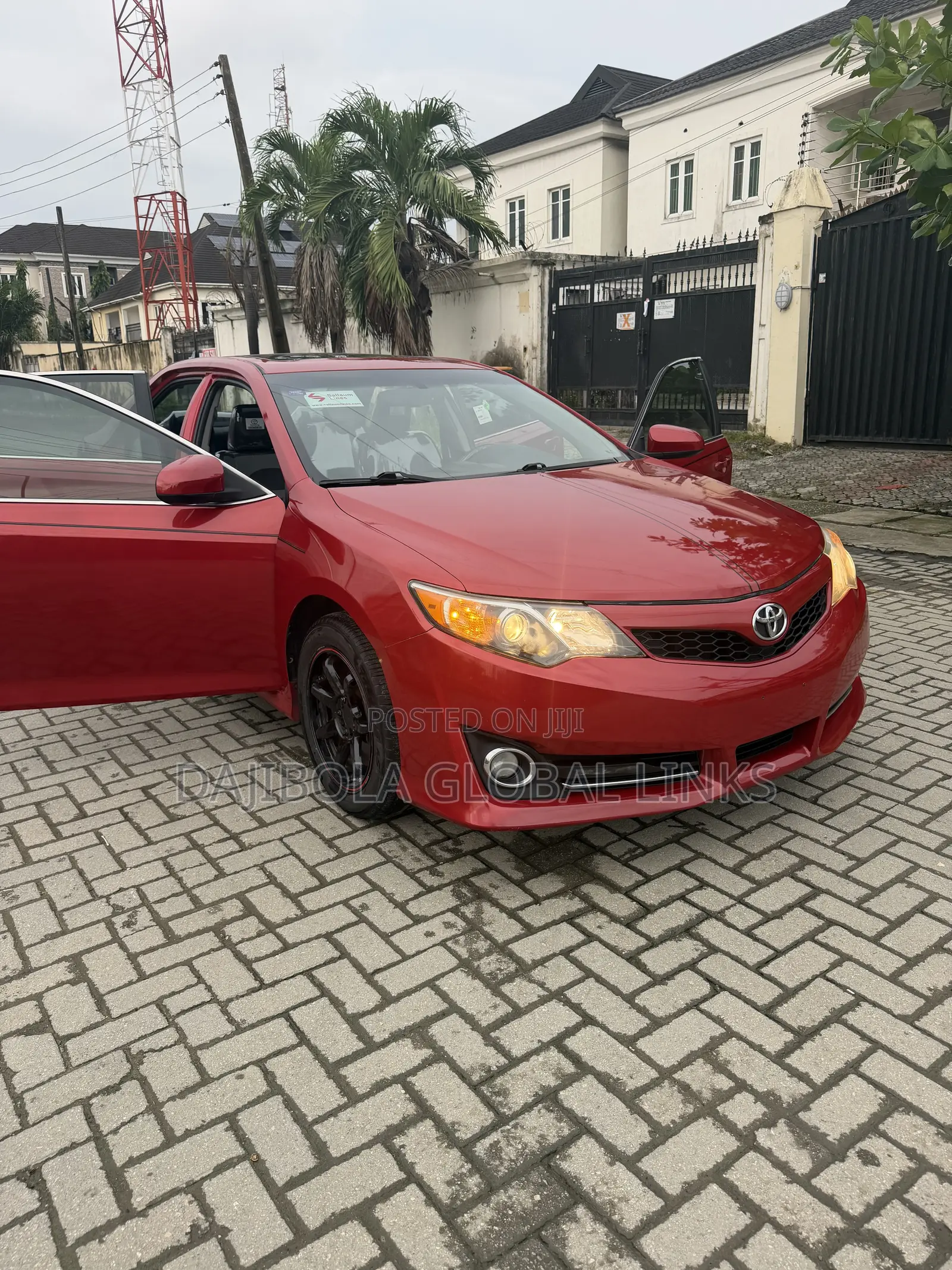 Toyota Camry SE V6 4dr Sedan (3.5L 6cyl 6A) 2012 Red