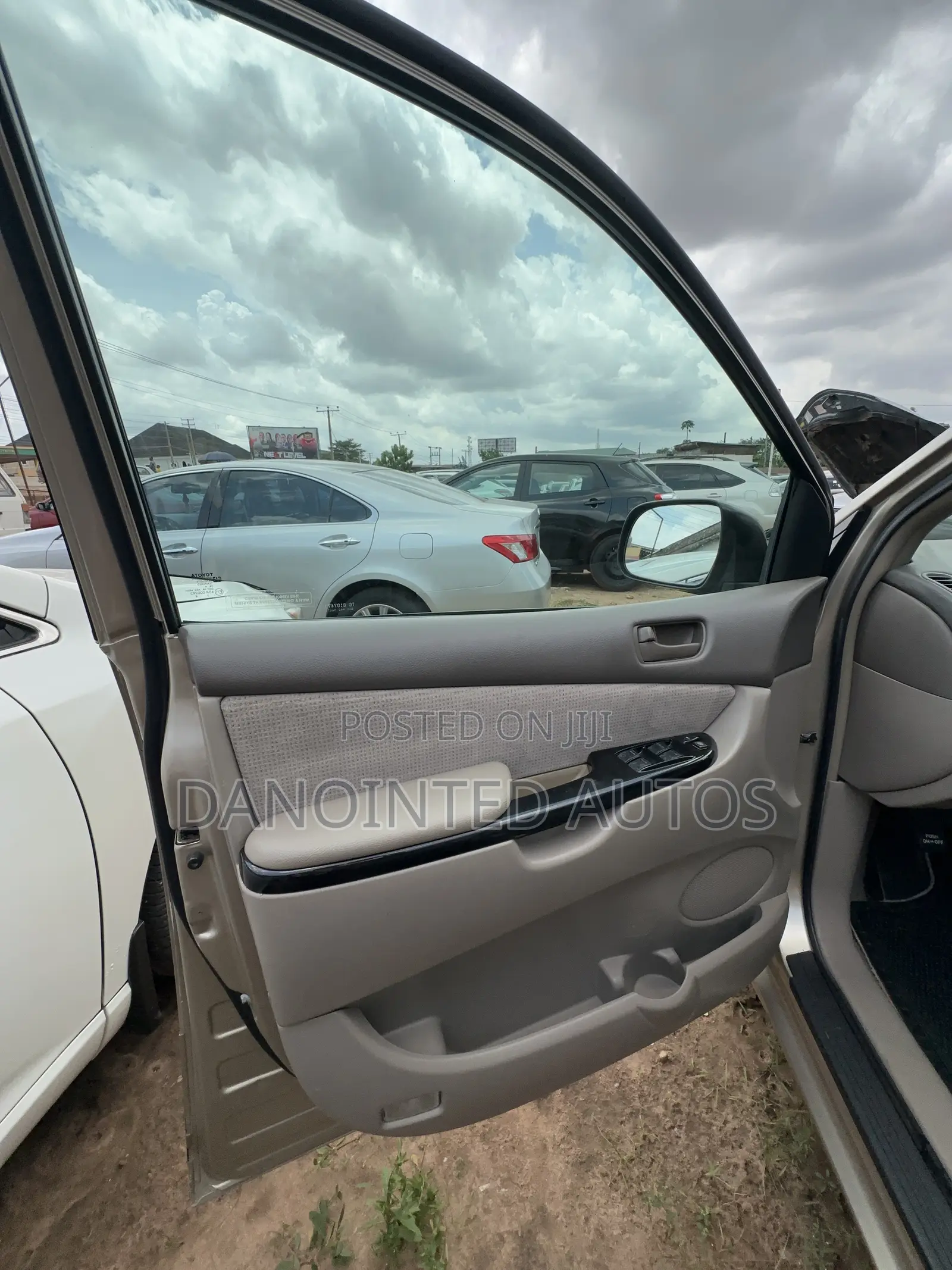 Toyota Sienna XLE Limited 2005 Gold