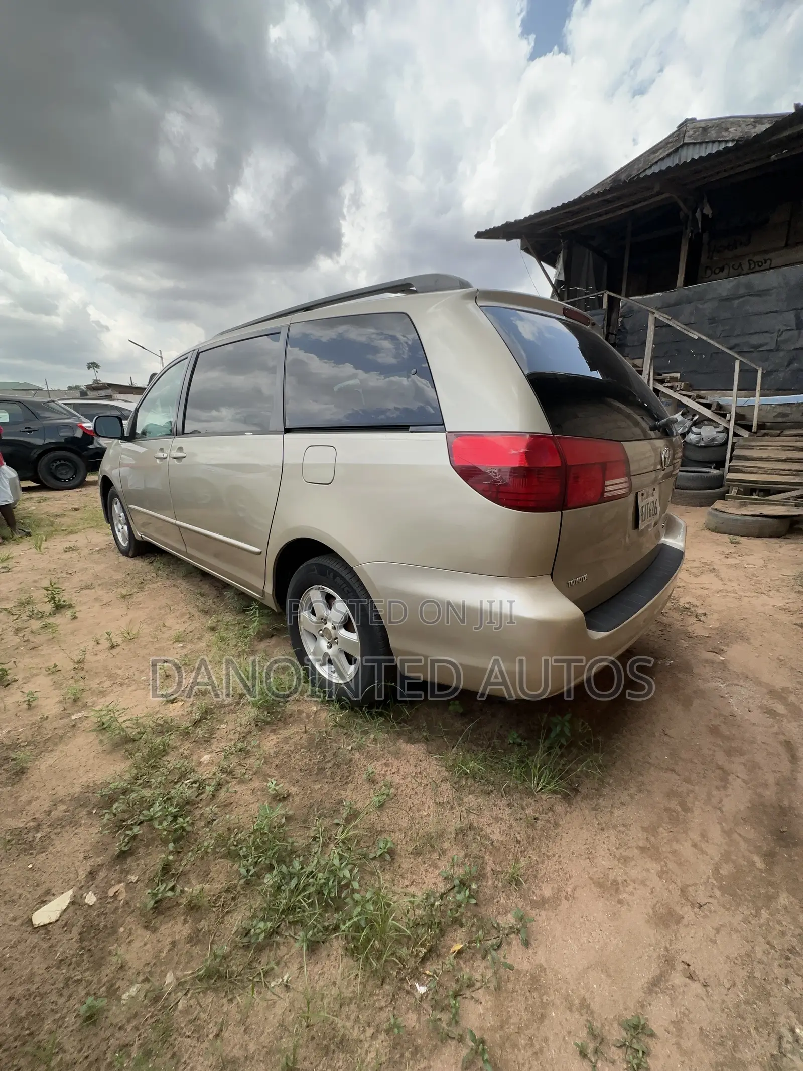 Toyota Sienna XLE Limited 2005 Gold