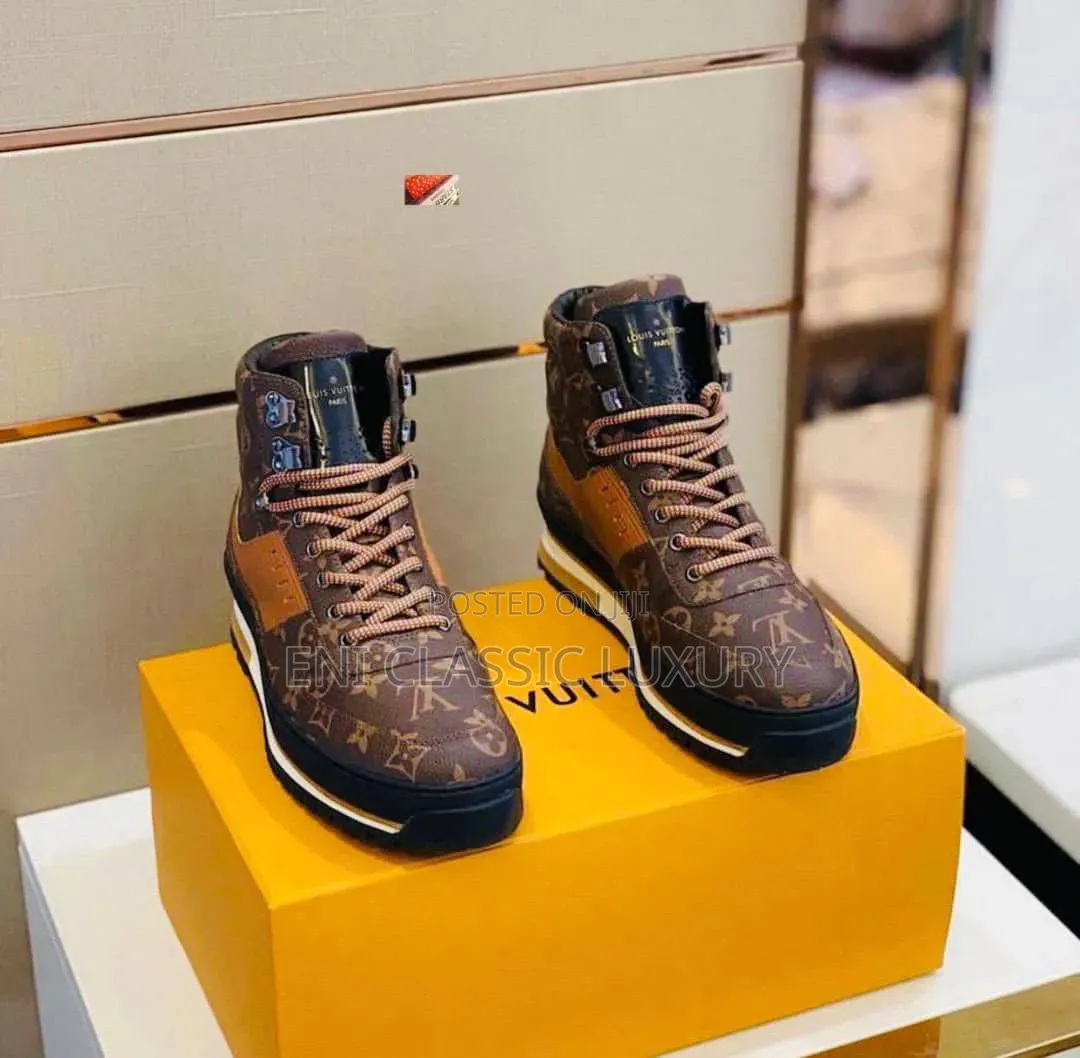 Top Notch Luxury Men Sneakers Louis Vuitton Best Quality Well Branded