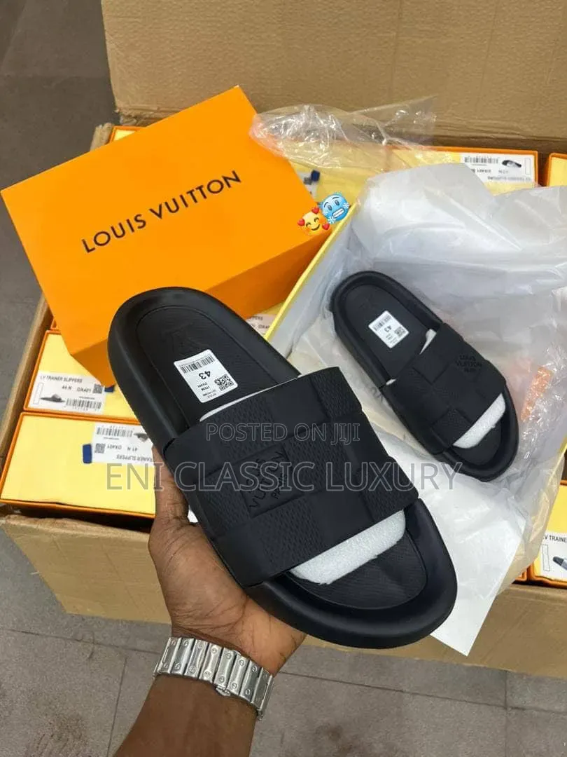 Top Notch Luxury Men Slides Easy Wear Best Quality Well Branded