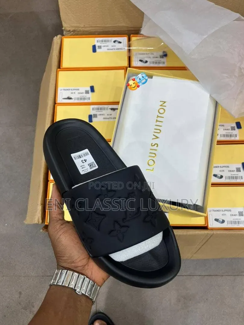 Top Notch Luxury Men Slides Easy Wear Best Quality Well Branded