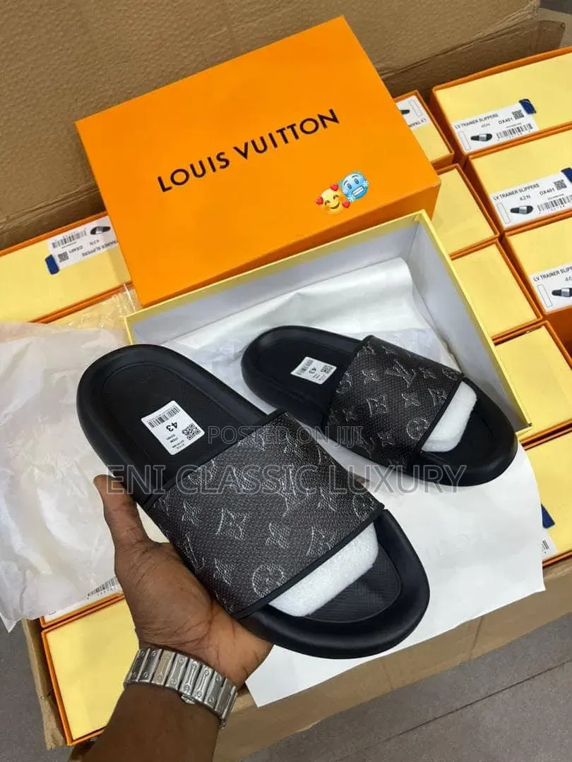 Top Notch Luxury Men Slides Easy Wear Best Quality Well Branded