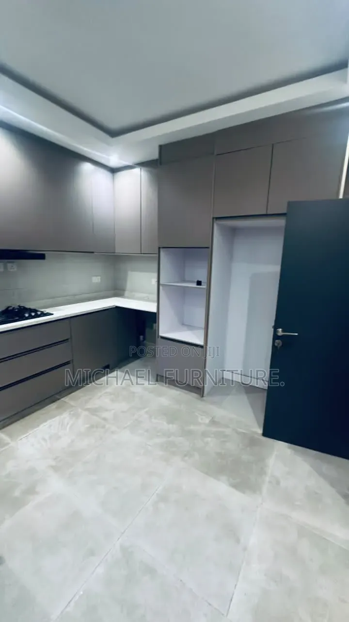 Modern Day Kitchen Cabinet Set