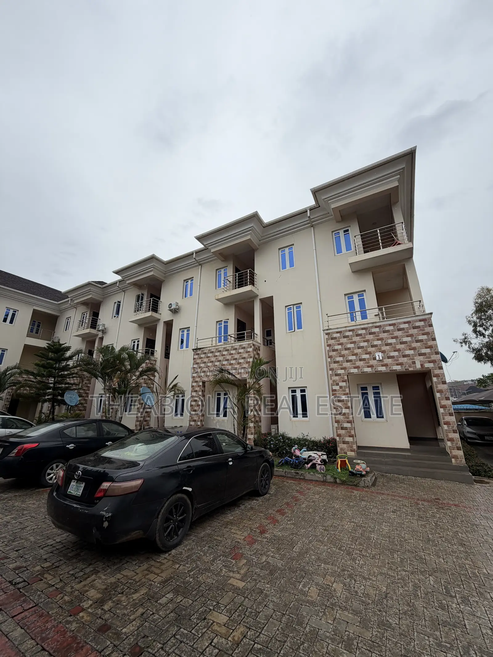 5bdrm Duplex in Guzape Main, Abuja for rent