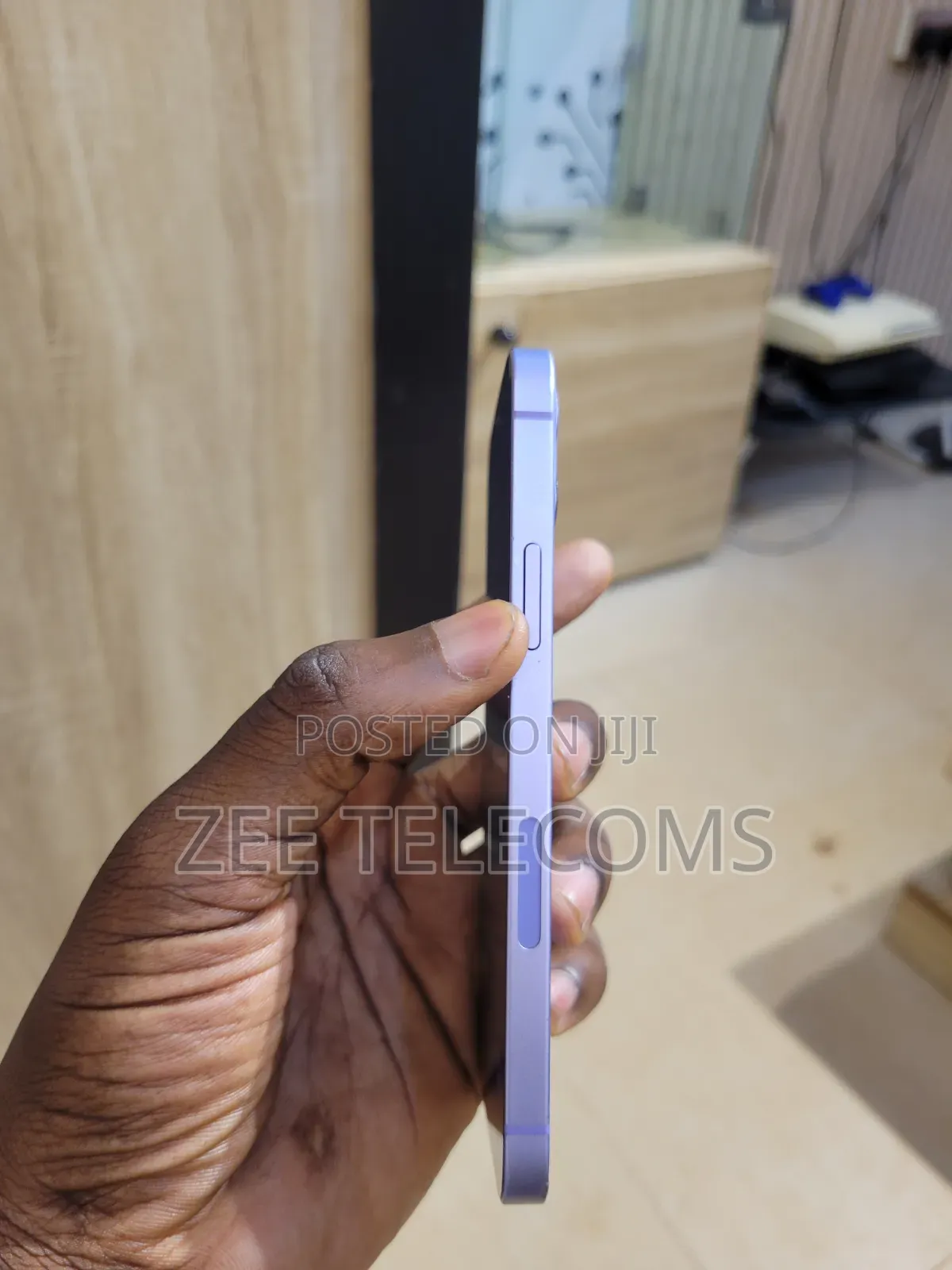 Apple iPhone 12 64 GB Purple