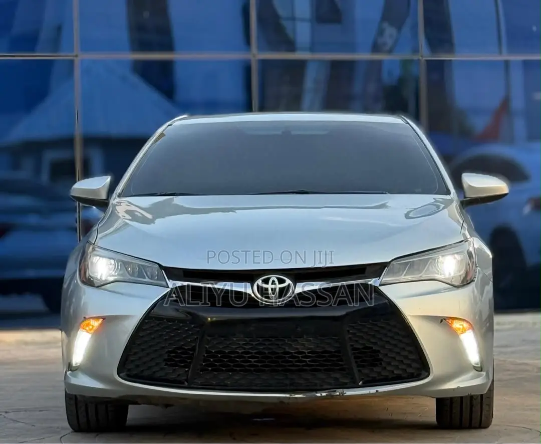 Toyota Camry 2015 Silver