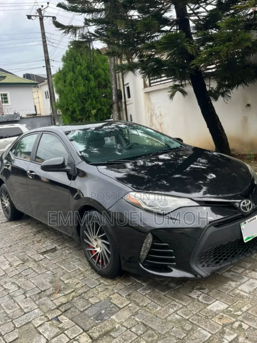 Toyota Corolla 2016 Black