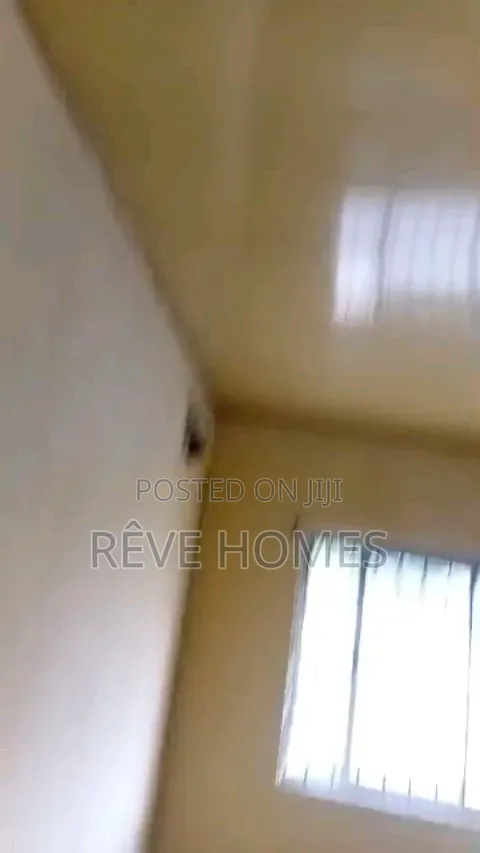 3bdrm Block of Flats in Anthony Village for rent