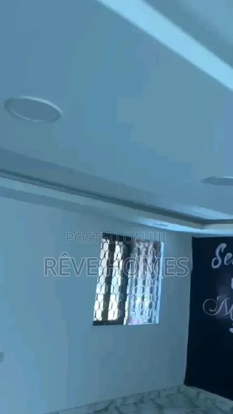 3bdrm Block of Flats in Shomolu / Shomolu for rent