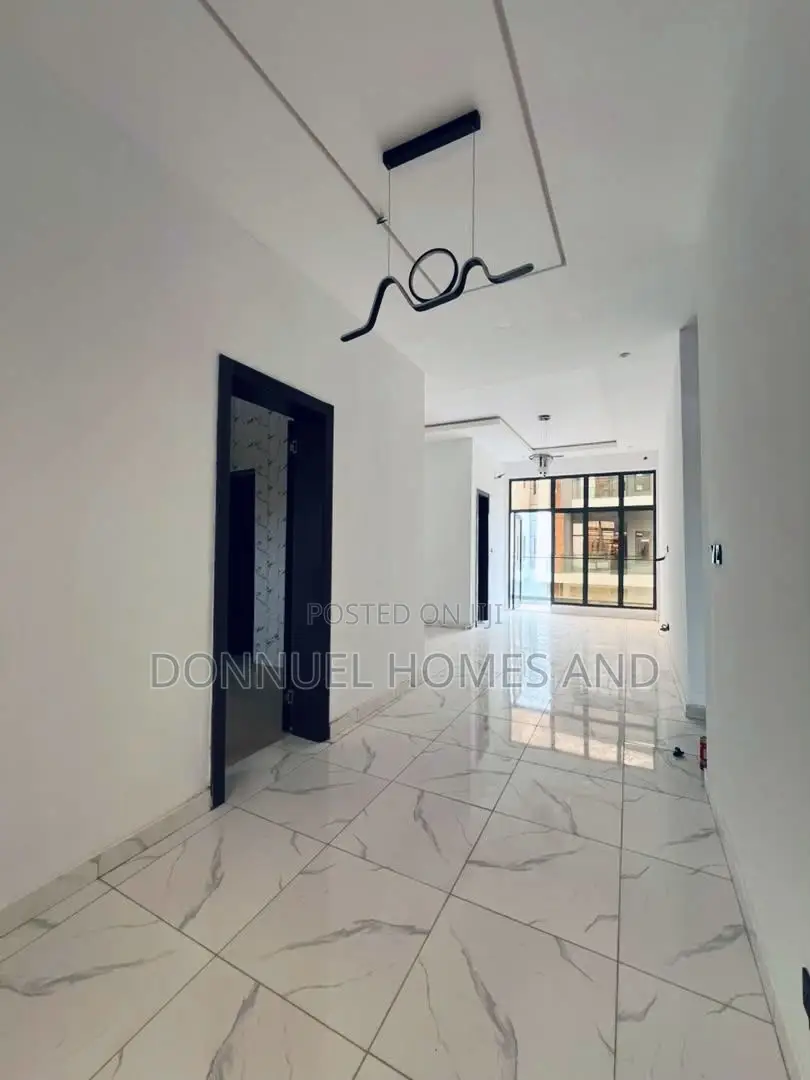 2bdrm Block of Flats in Abraham Adesanya for rent