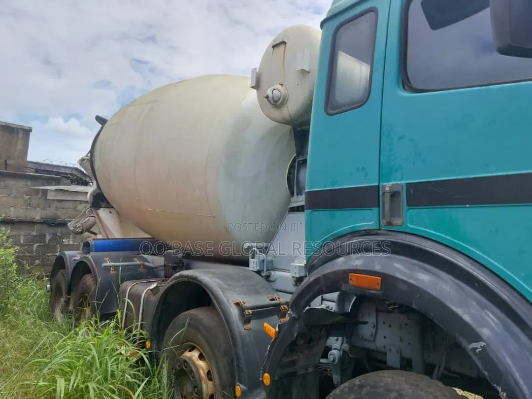 Mercedes Concrete Mixer Truck