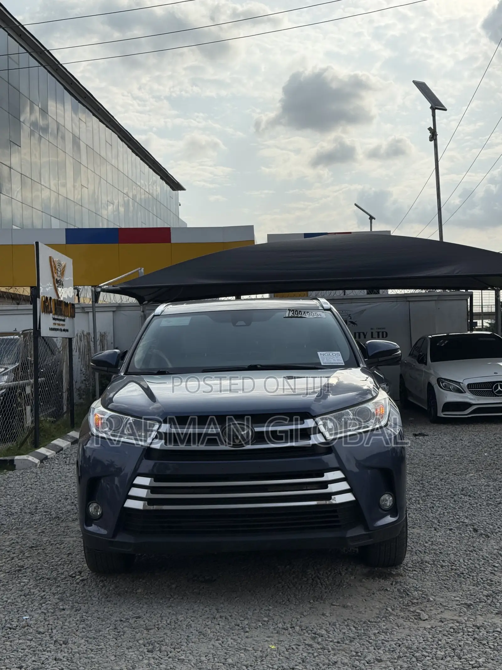 Toyota Highlander XLE 4x4 V6 (3.5L 6cyl 8A) 2018 Gray