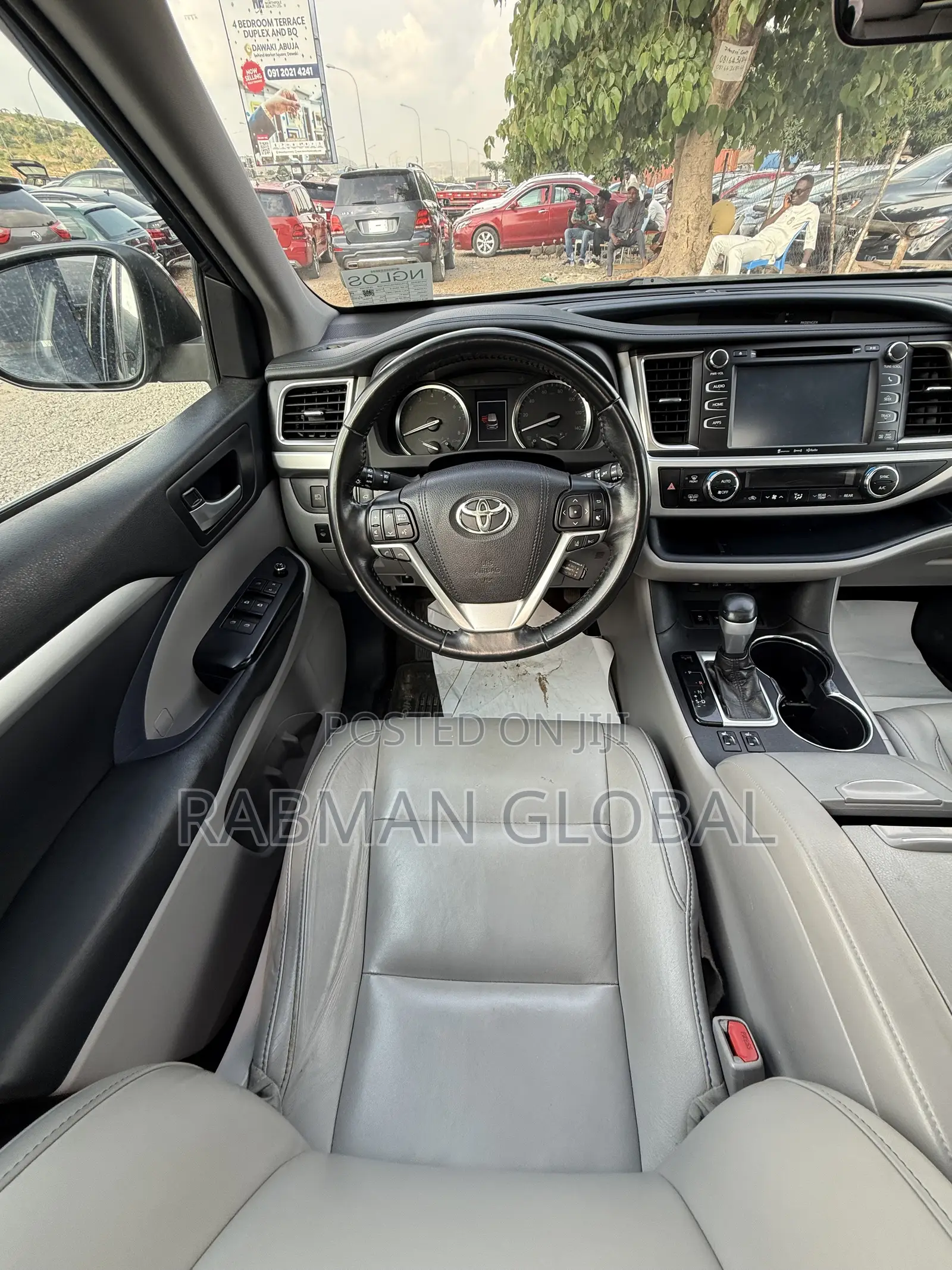 Toyota Highlander XLE 4x4 V6 (3.5L 6cyl 8A) 2018 Gray
