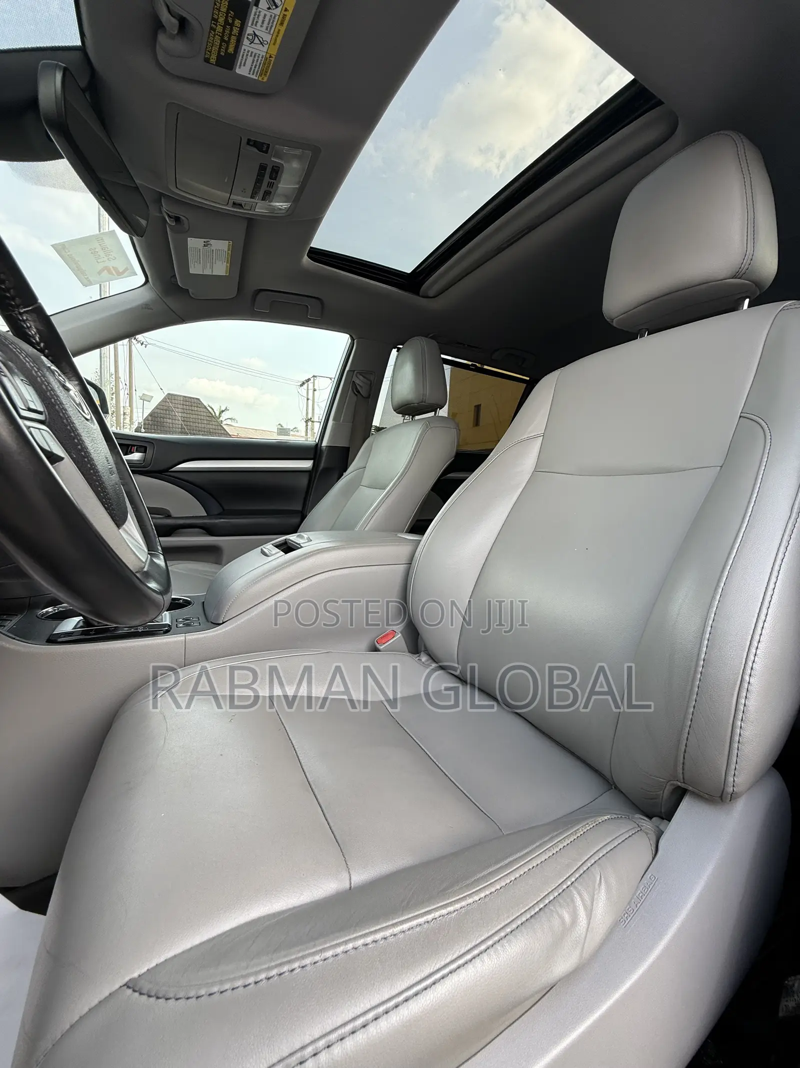 Toyota Highlander XLE 4x4 V6 (3.5L 6cyl 8A) 2018 Gray