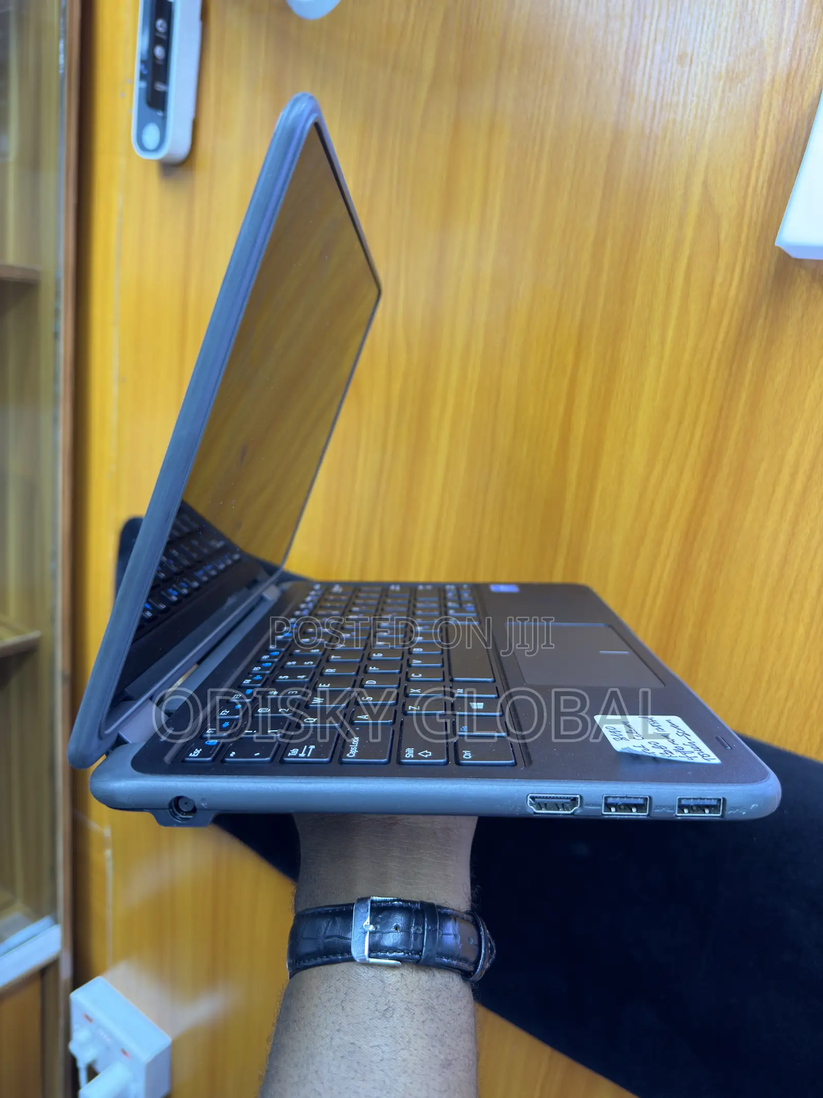 Laptop Dell Latitude 3190 2-in-1 4GB Intel Celeron SSD 128GB