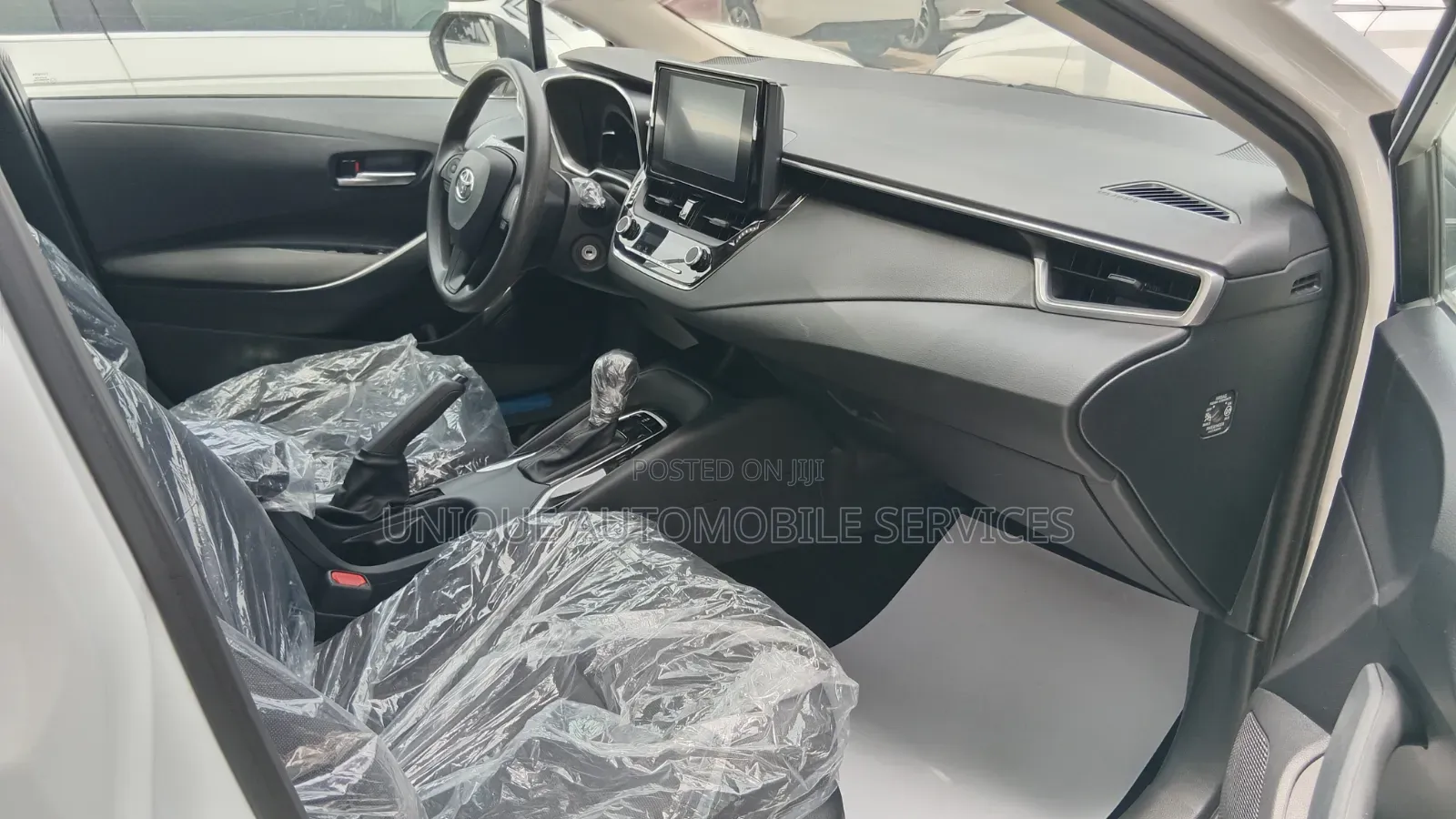 New Toyota Corolla LE 2024 White