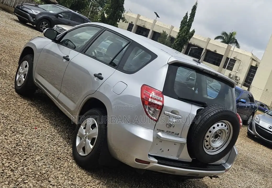 Toyota RAV4 Limited 2011 Silver