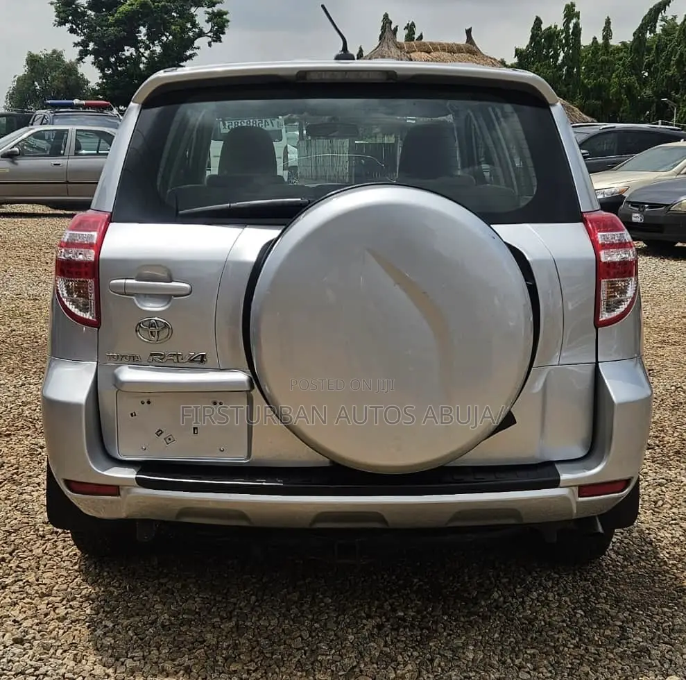 Toyota RAV4 Limited 2011 Silver