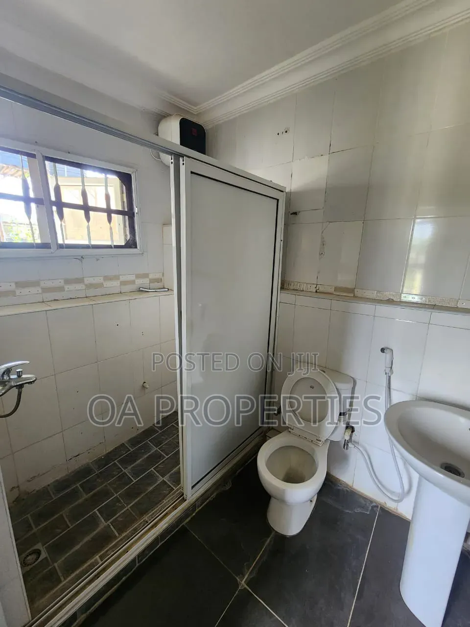 3bdrm Duplex in Onireke Jericho Gra, Ibadan for rent