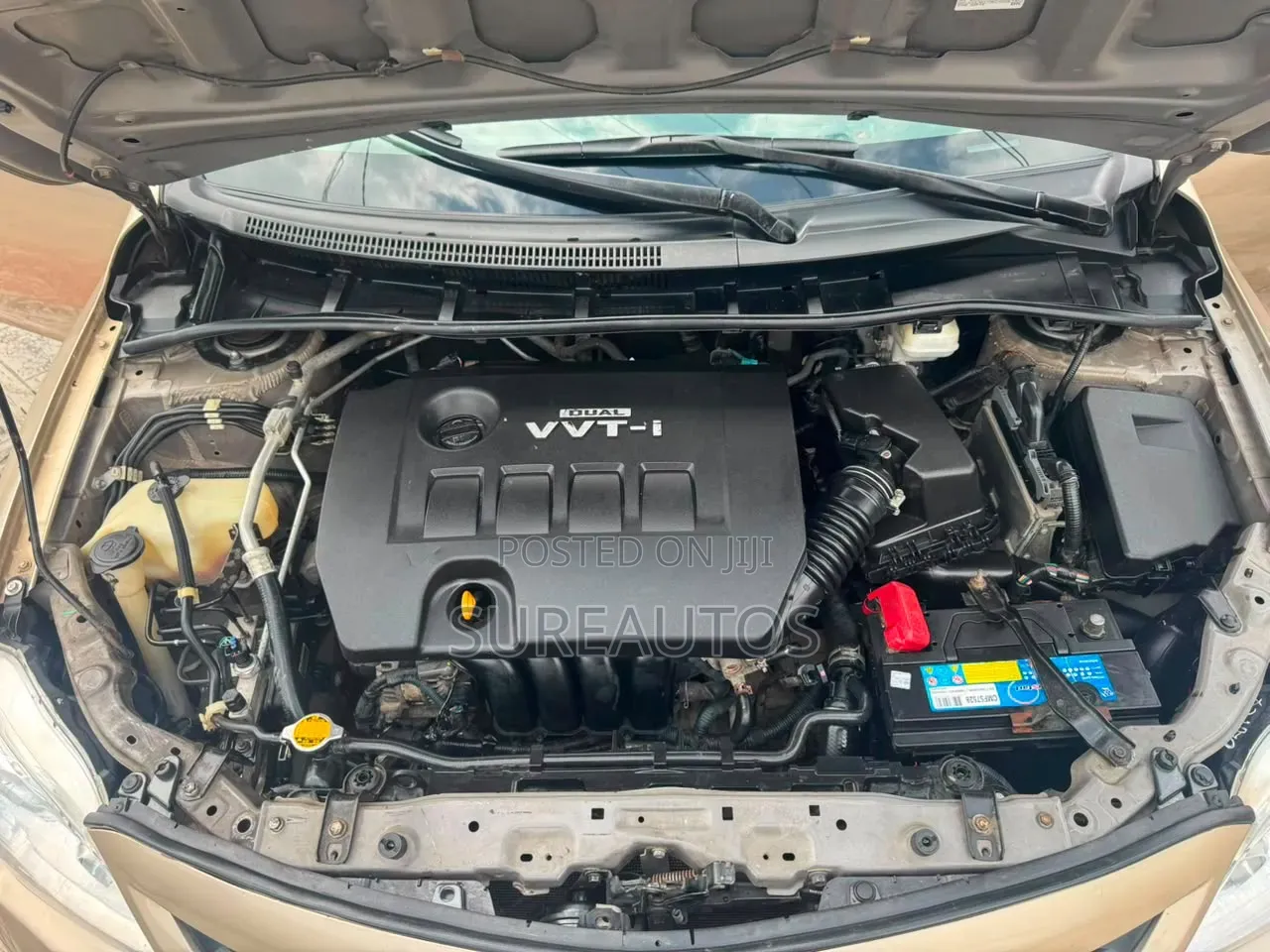 Toyota Corolla LE 4dr Sedan (1.8L 4cyl 4A) 2013 Gold