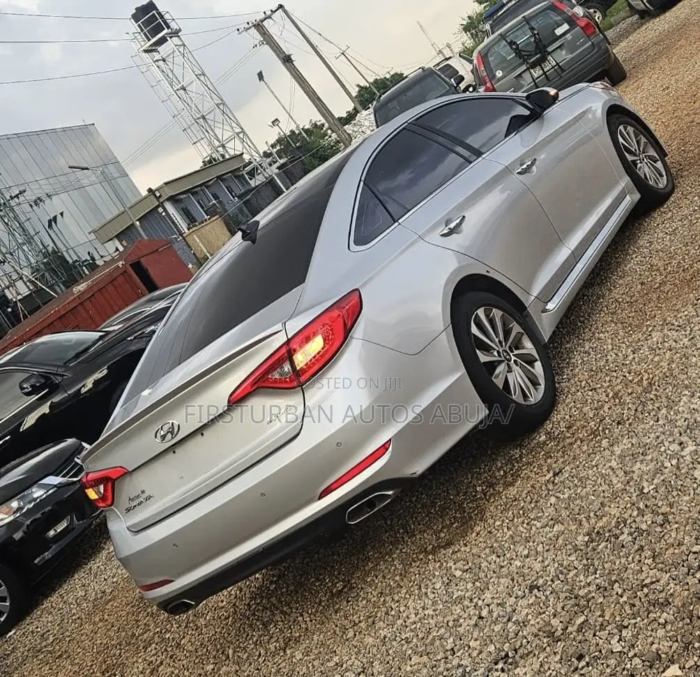 Hyundai Sonata Sport 2.0T Sedan FWD (2.0L 4cyl 6A) 2017 Silver