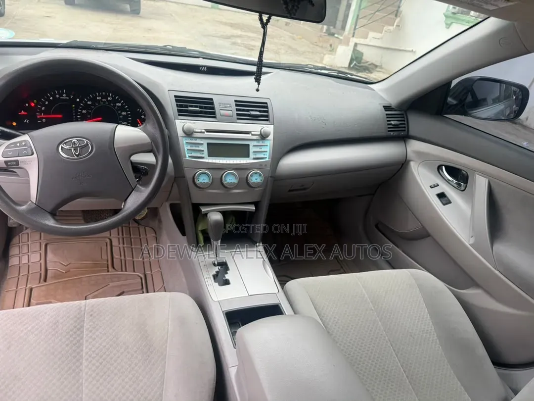 Toyota Camry 2009 Silver