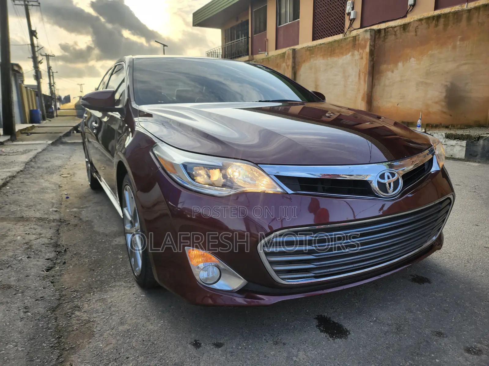 Toyota Avalon XLE Touring 4dr Sedan (3.5L 6cyl 6A) 2015 Burgundy