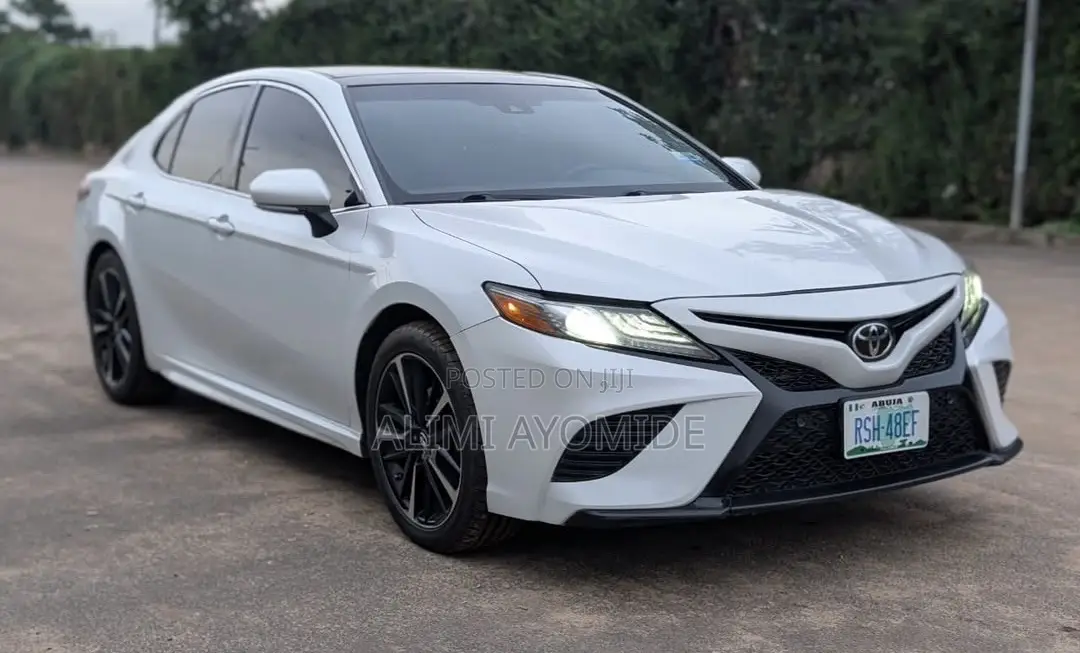 Toyota Camry 2019 White