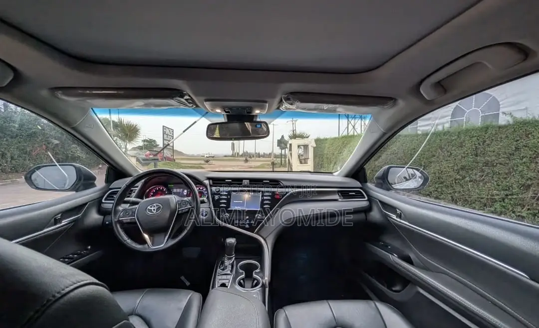Toyota Camry 2019 White