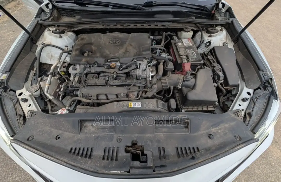Toyota Camry 2019 White