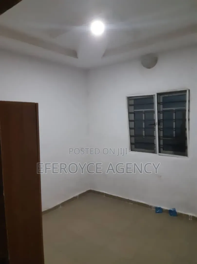 1bdrm Room & Parlour in Agbor Road Bypass, Benin City for rent