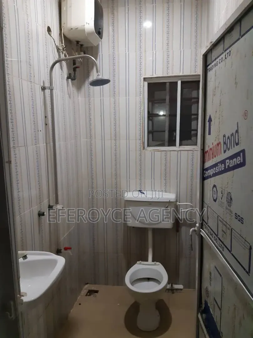 1bdrm Room & Parlour in Agbor Road Bypass, Benin City for rent