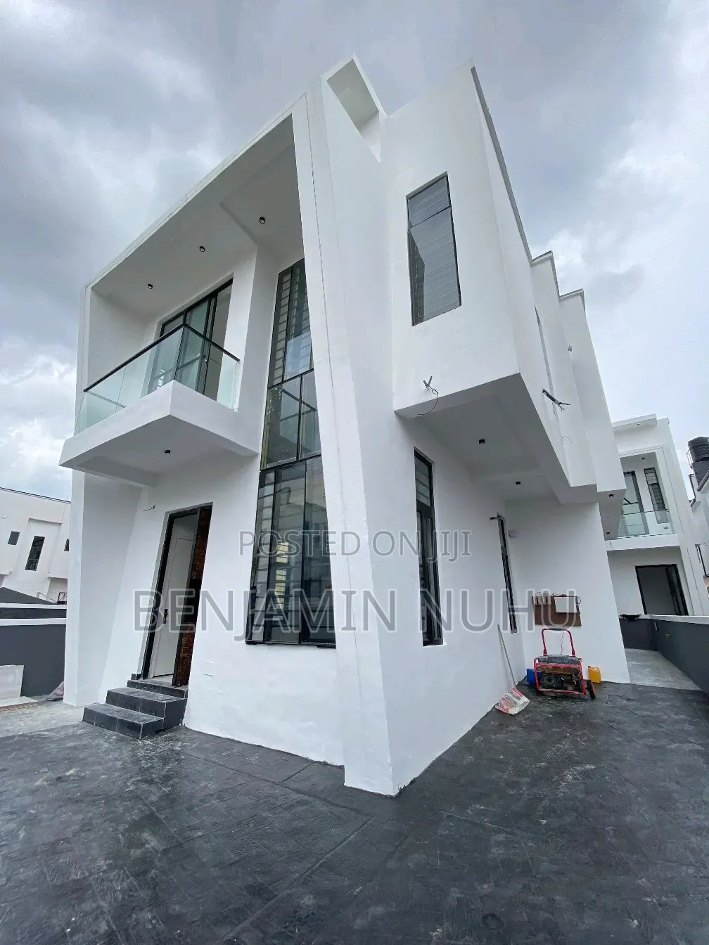 5bdrm Duplex in Sunshine Estate, Off Lekki-Epe Expressway for sale