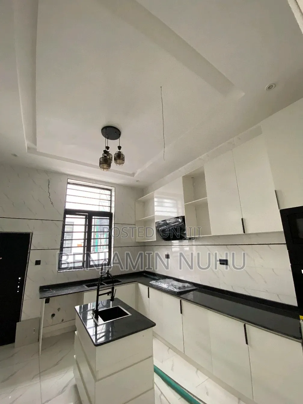 5bdrm Duplex in Sunshine Estate, Off Lekki-Epe Expressway for sale