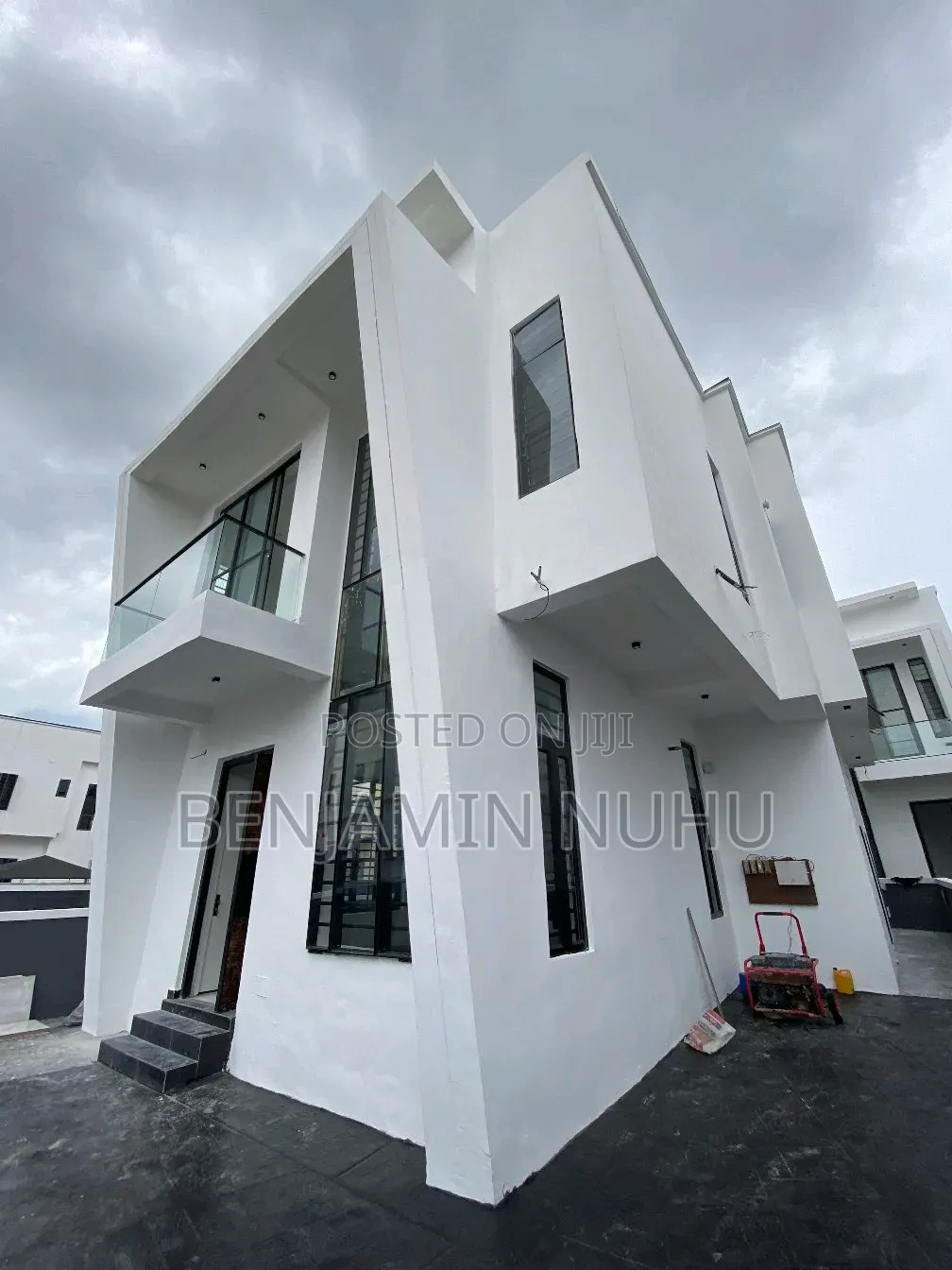 5bdrm Duplex in Sunshine Estate, Off Lekki-Epe Expressway for sale