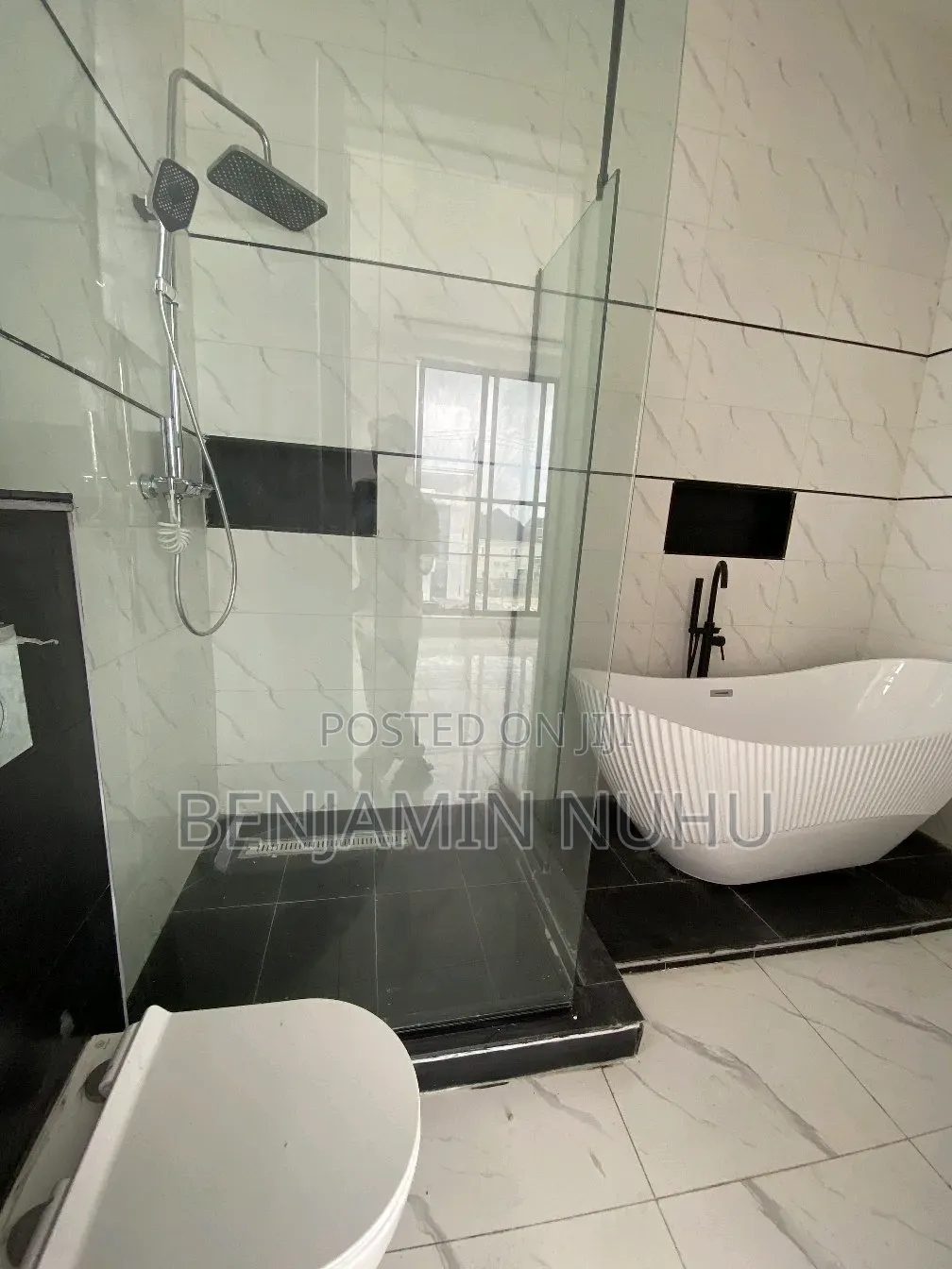 5bdrm Duplex in Sunshine Estate, Off Lekki-Epe Expressway for sale