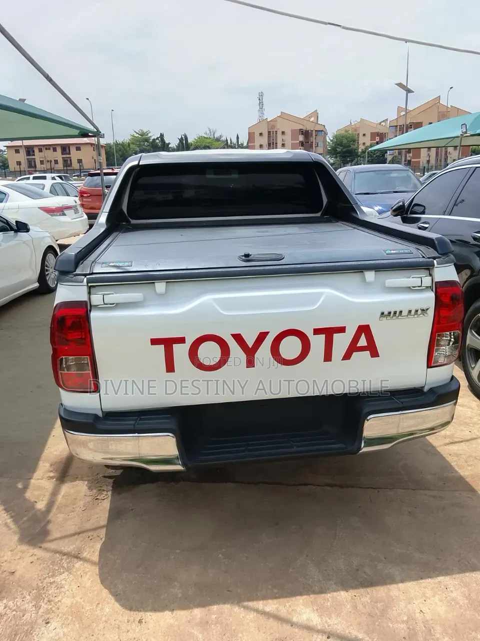 Toyota Hilux 2021 White