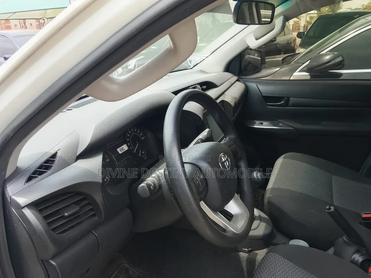 Toyota Hilux 2021 White