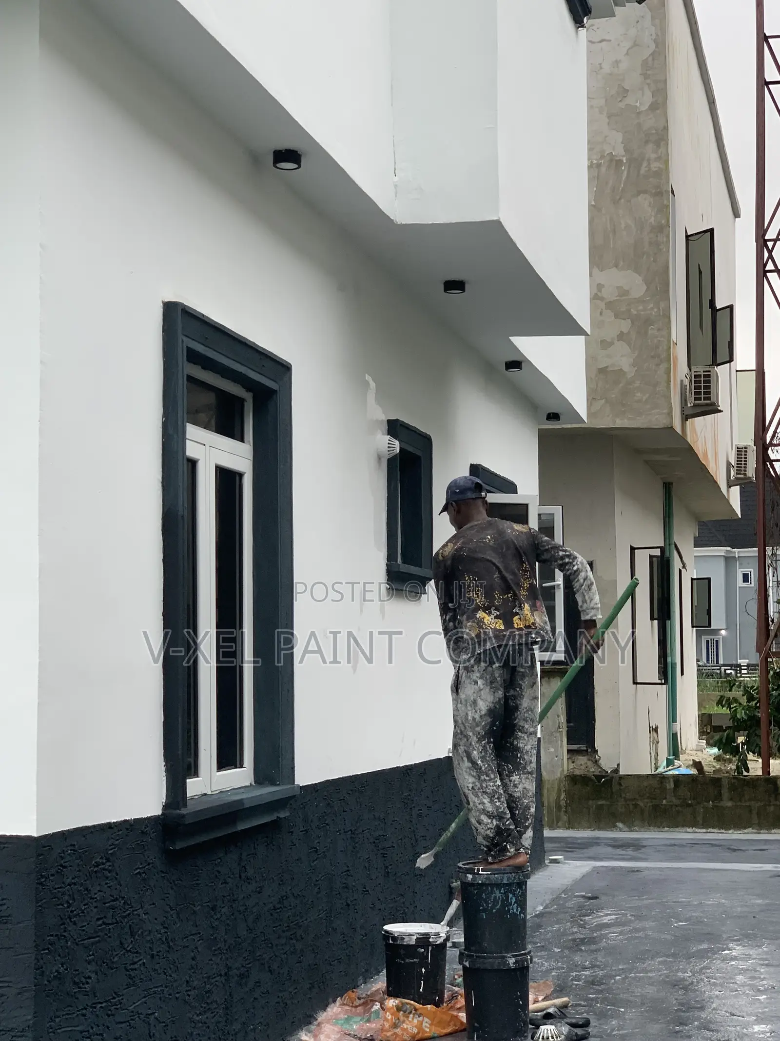Active House Painter/Screeder. Ajah Lekki