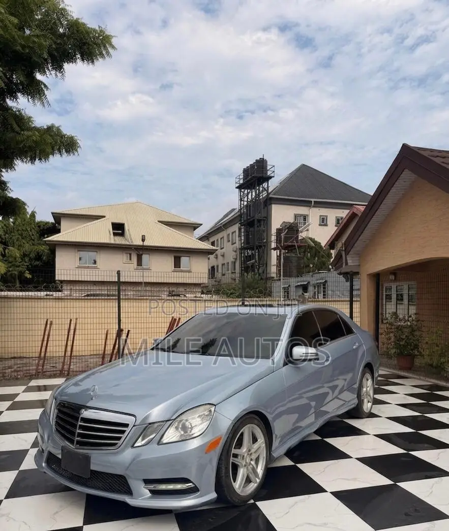 Mercedes-Benz E350 Base 4Matic Sedan AWD (3.5L 6cyl 7A) 2013 Blue