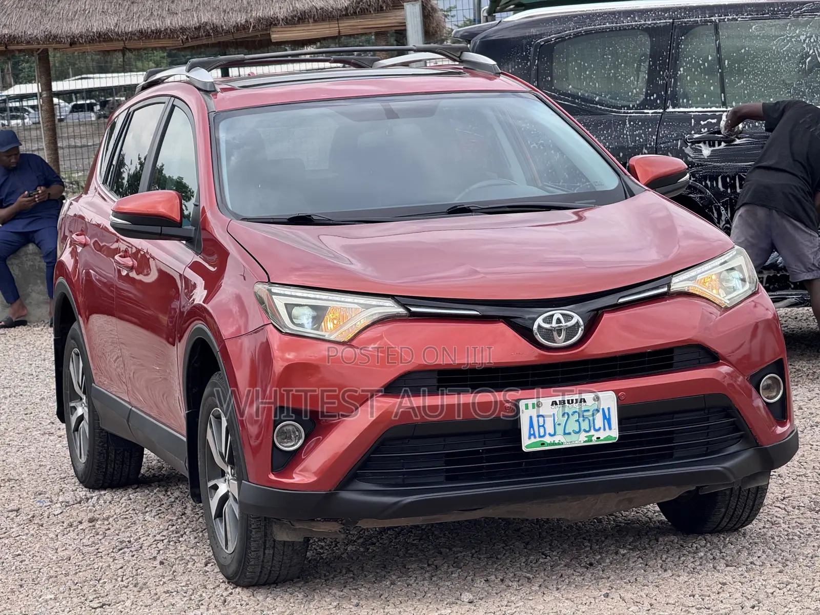 Toyota RAV4 XLE AWD (2.5L 4cyl 6A) 2016 Orange
