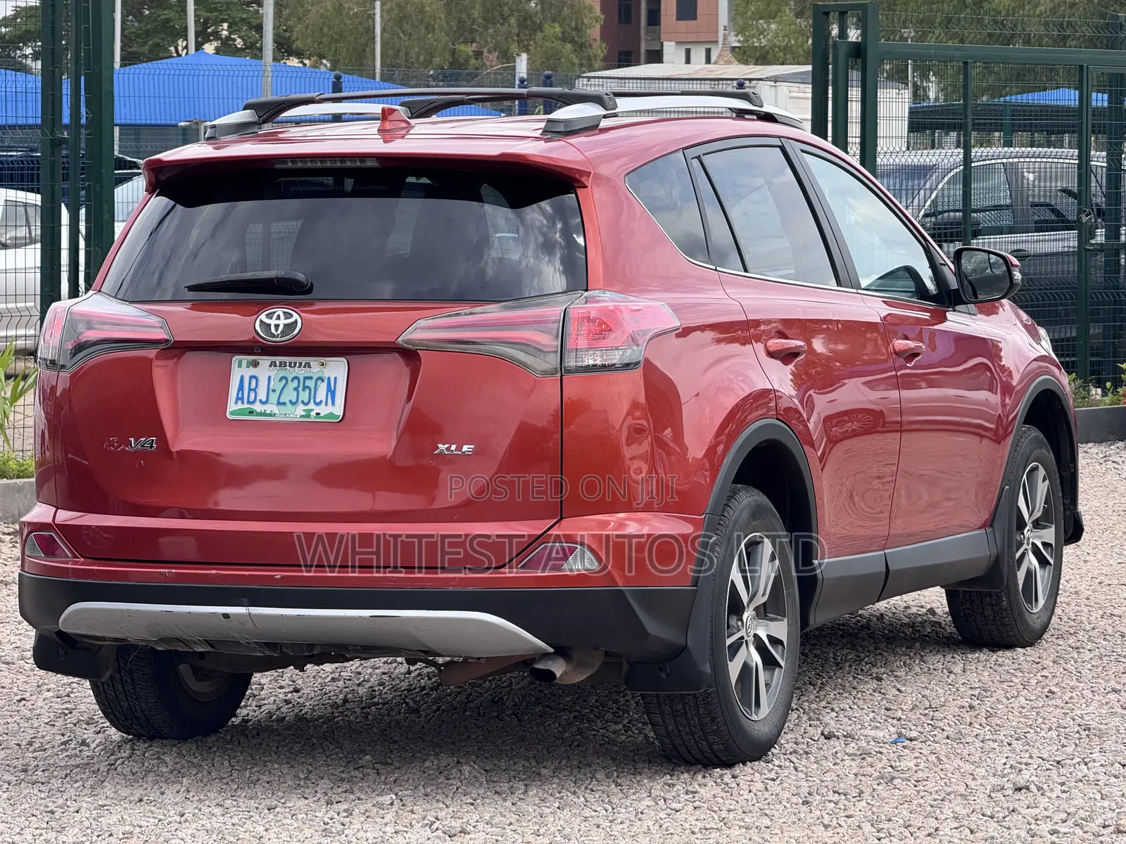 Toyota RAV4 XLE AWD (2.5L 4cyl 6A) 2016 Orange