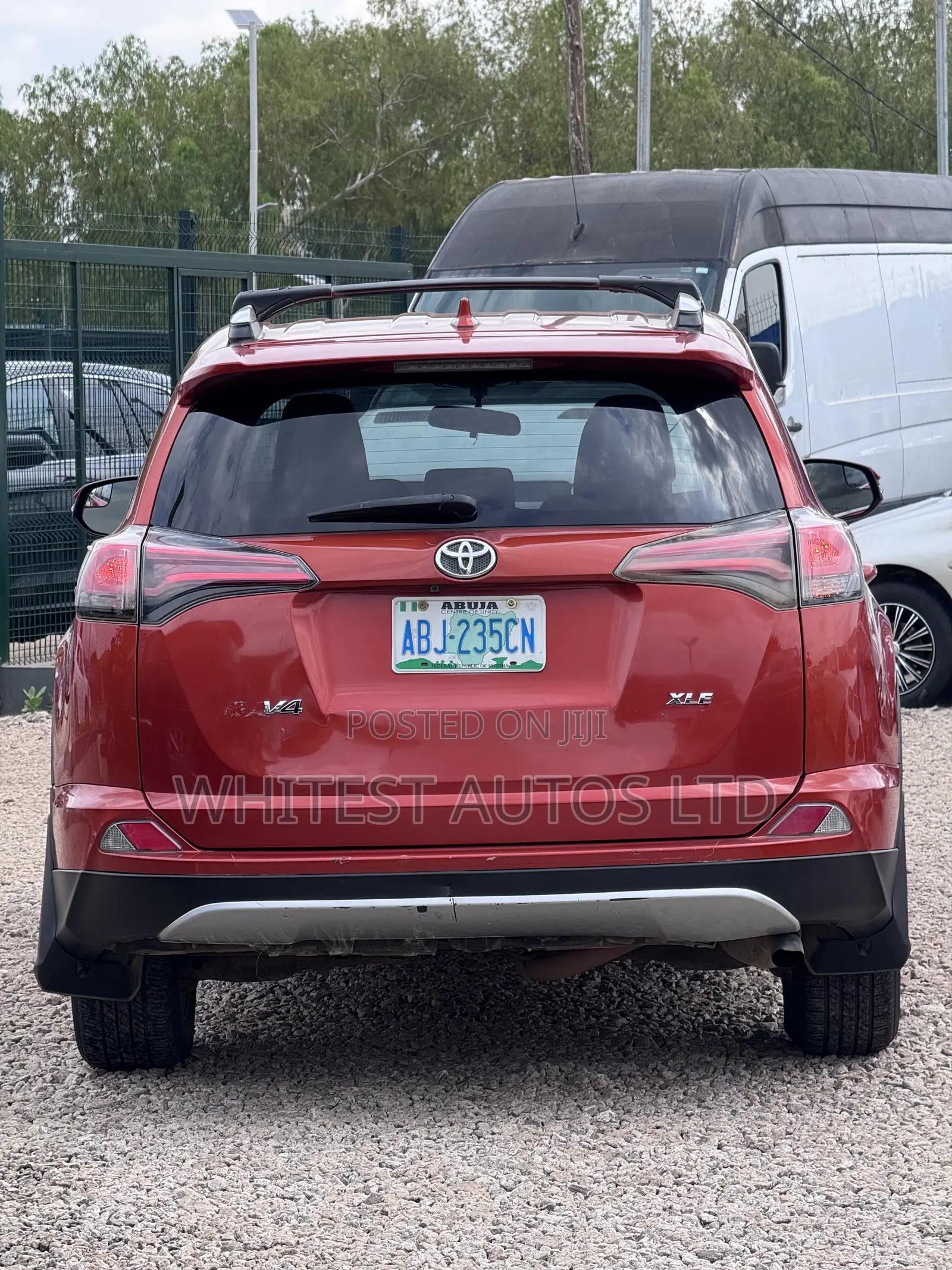 Toyota RAV4 XLE AWD (2.5L 4cyl 6A) 2016 Orange