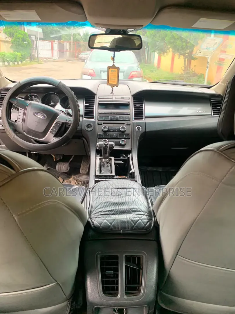 Ford Taurus 2015 Gray