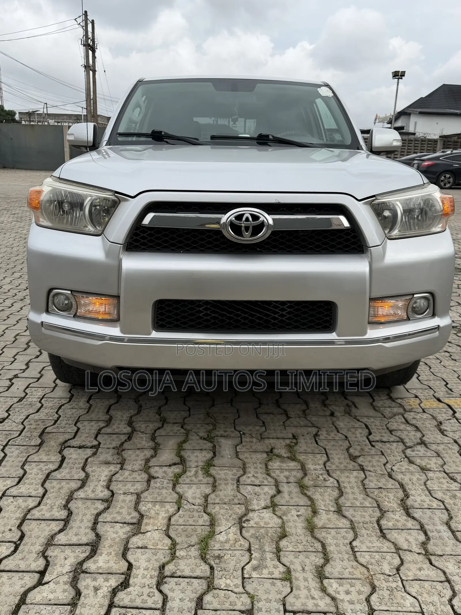 Toyota 4-Runner SR5 4WD 2012 Silver