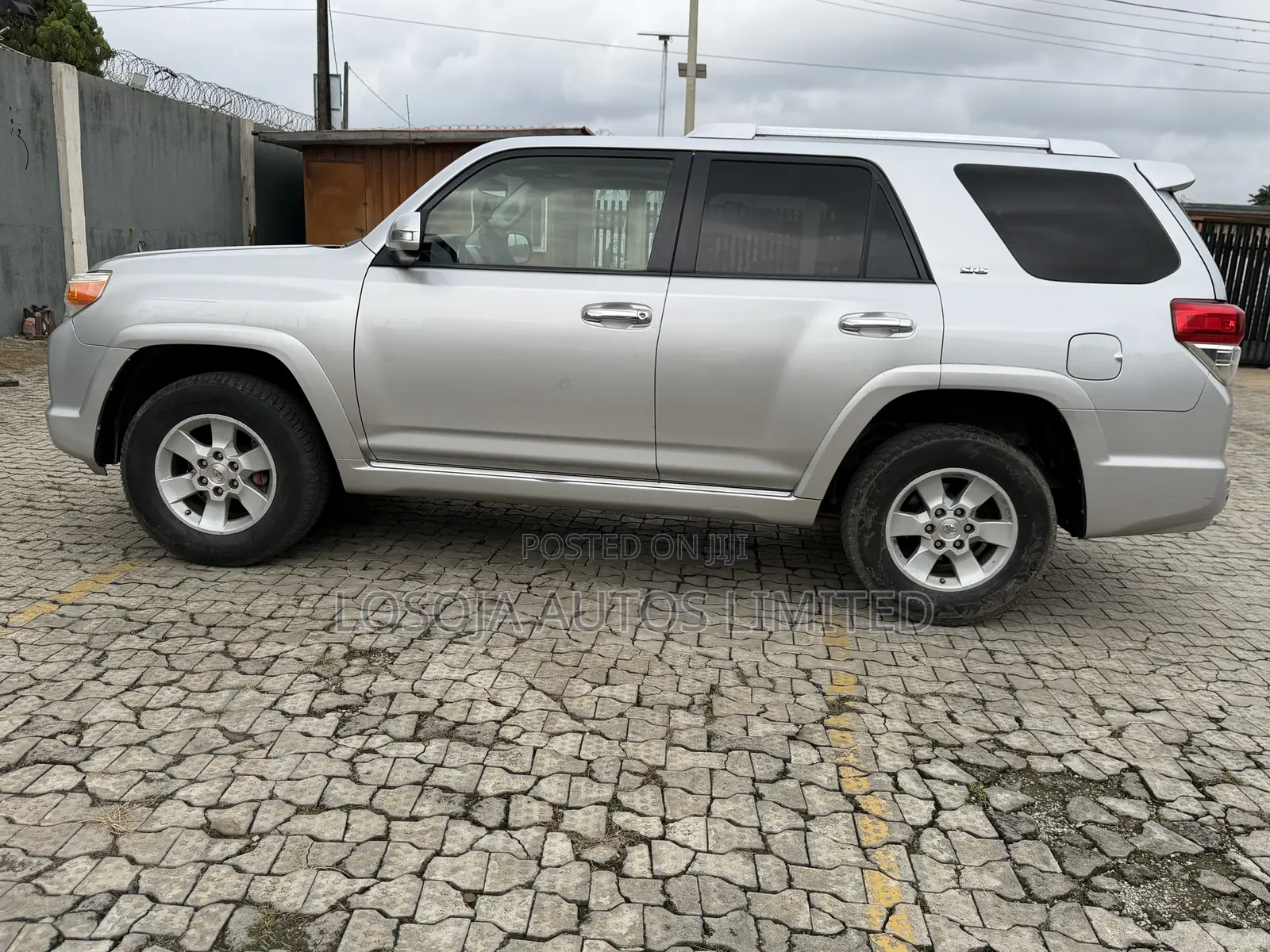 Toyota 4-Runner SR5 4WD 2012 Silver
