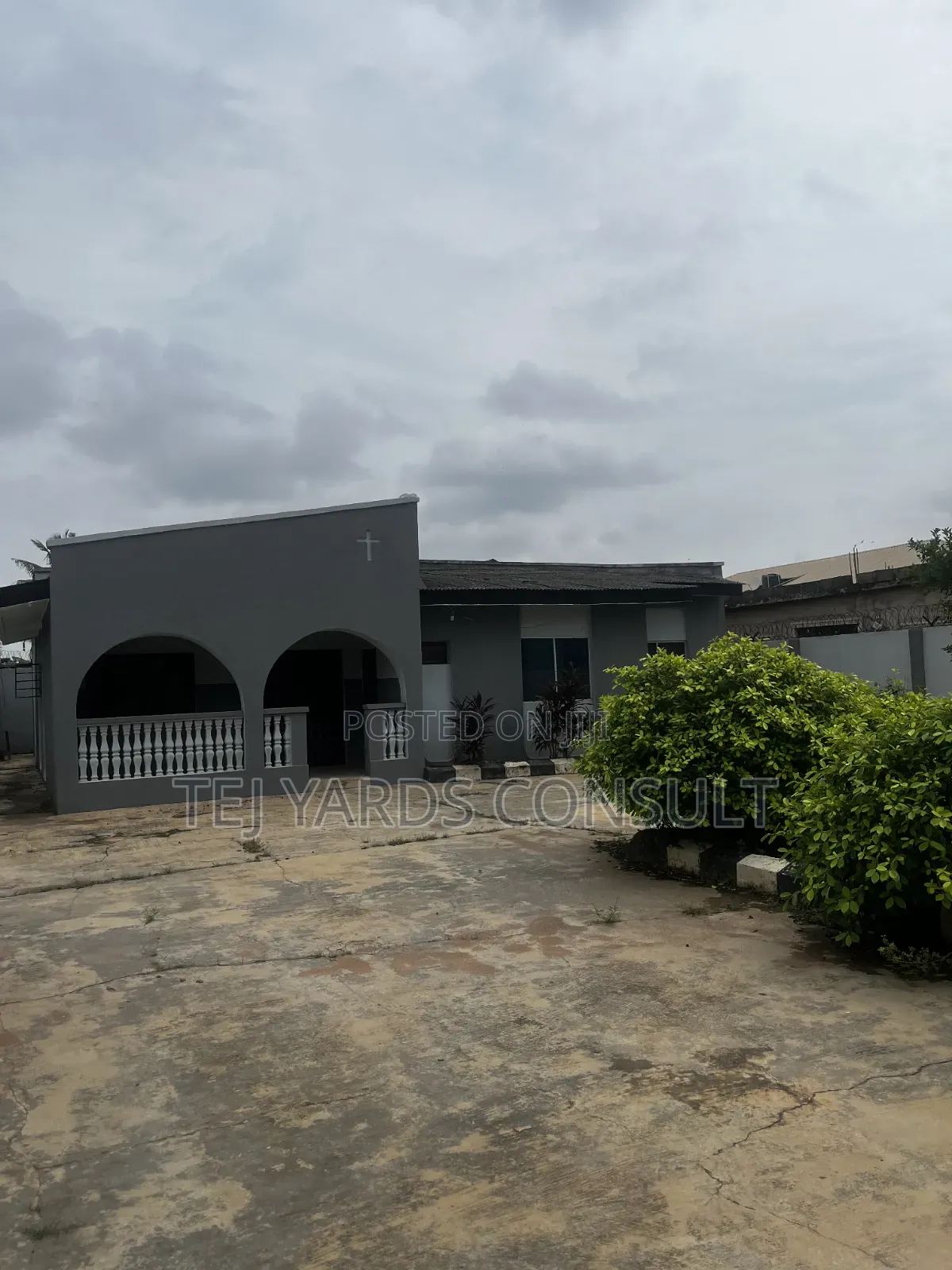 4bdrm Bungalow in Akute Ajuwon for sale