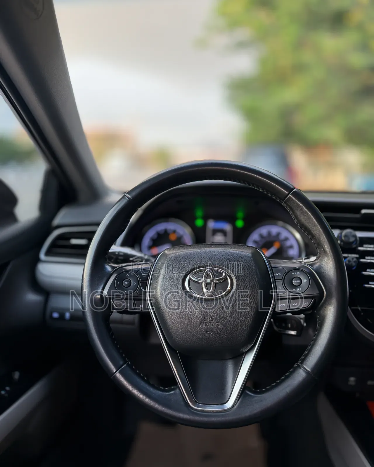 Toyota Camry SE FWD (2.5L 4cyl 8AM) 2018 Black