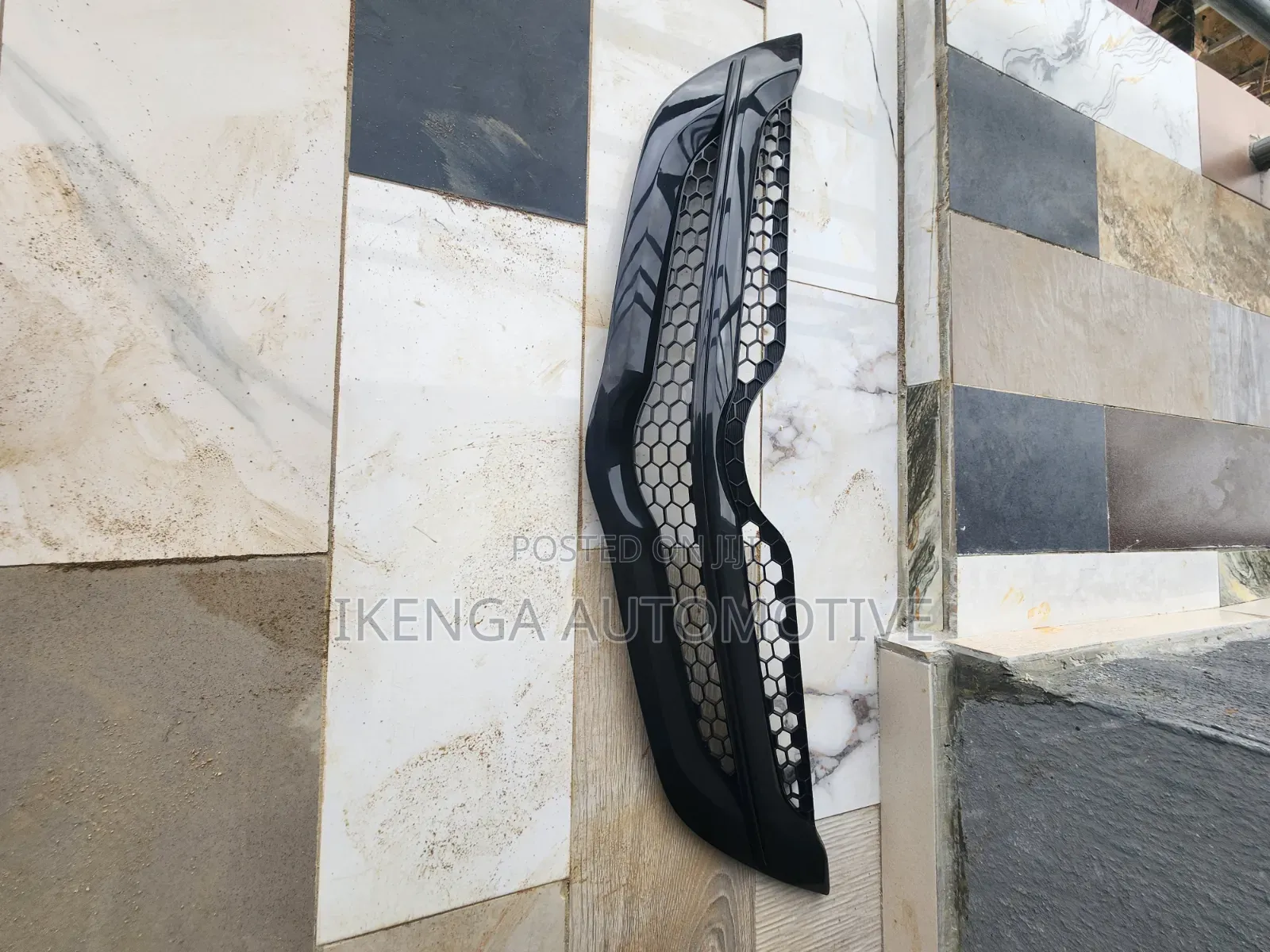 Front Grill Toyota Yaris 2008